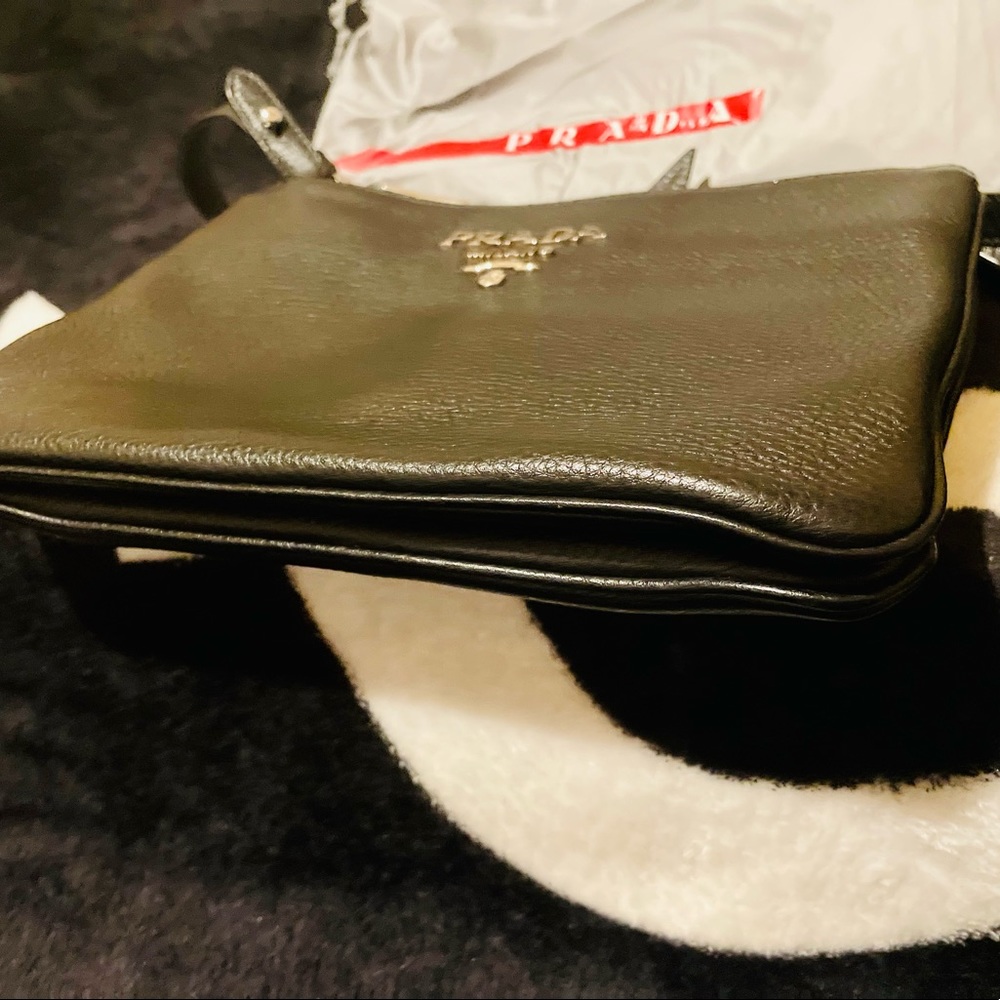 Authentic Prada Vitello Phen black Leather Crossbody Bag with dustbag - Picture 4 of 8